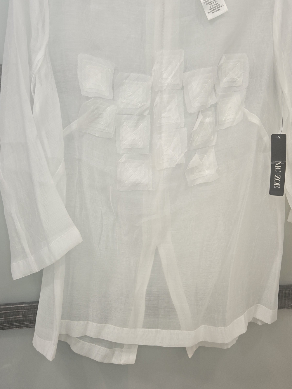 NIC+ZOE White Sheer Square-Appliqué Button Blouse